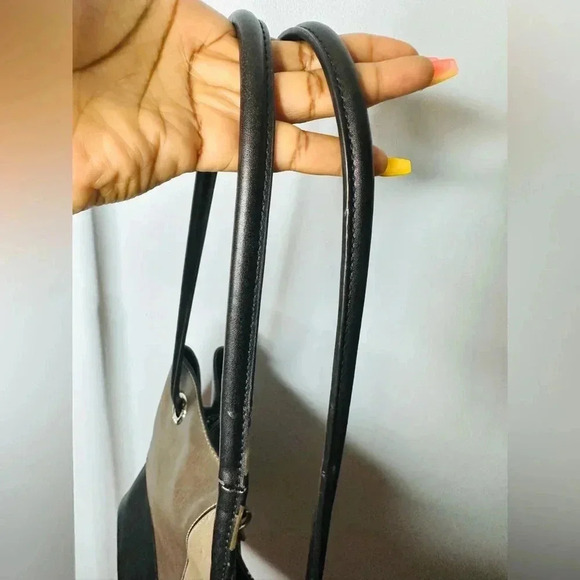 Calvin Klein Gabrianna Reversible Tote Black/gray 2 piece set - Picture 11 of 14